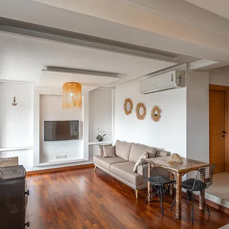Beautiful 2 Br House With Pool In Gümüşlük *