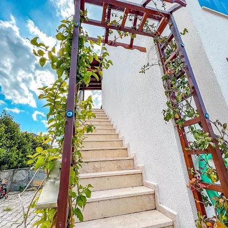 Beautiful 2 Br House With Pool In Gümüşlük *